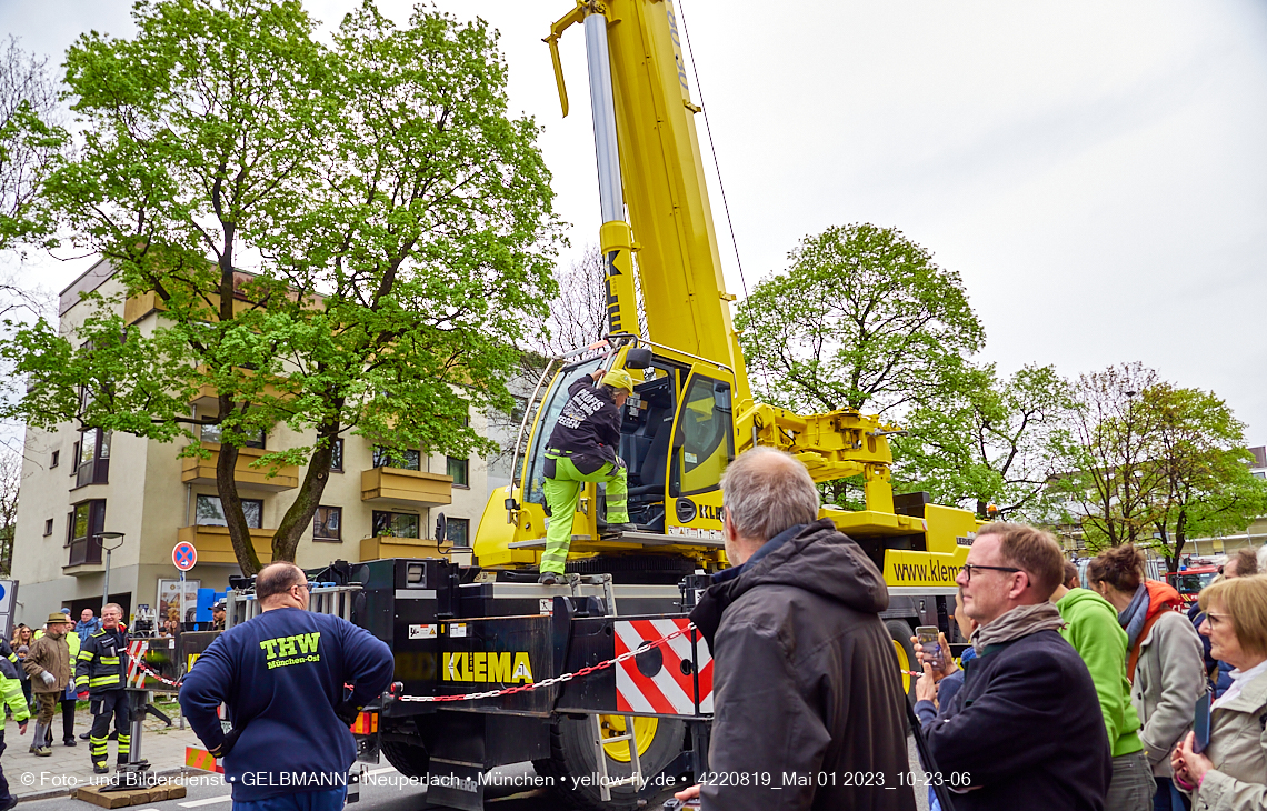 01.05.2023 - Maibaumaufstellung in Berg am Laim